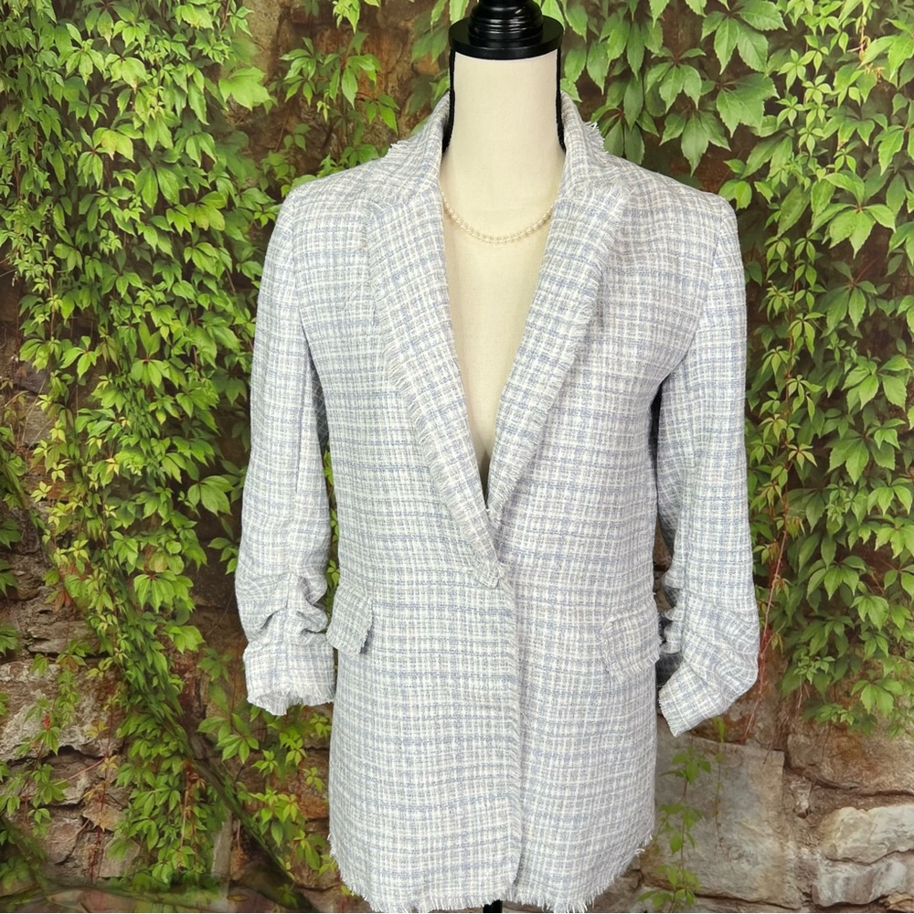 MAISON D'AMELIE PARIS Quiet Luxury Blue and White Tweed Plaid Fringed Jacket, 4 - Picture 5 of 13
